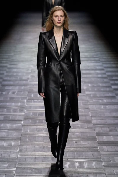 Look 8